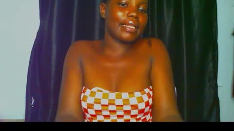 Snapshot of slimthick_tinah chatting on September 29, 2025, 2:11 pm TINA online show from September 29, 2025, 2:11 pm