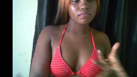 Snapshot of slimthick_tinah chatting on February 25, 2026, 8:29 pm TINA online show from February 25, 2026, 8:29 pm