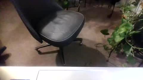 Snapshot of slinkyblk chatting on November 1, 2025, 11:40 pm slinkyblk online show from November 1, 2025, 11:40 pm