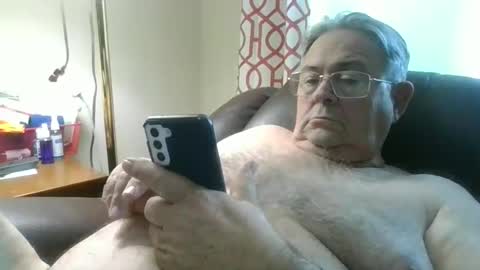 Snapshot of slippery_duck chatting on December 21, 2024, 2:04 pm slippery_duck online show from December 21, 2024, 2:04 pm