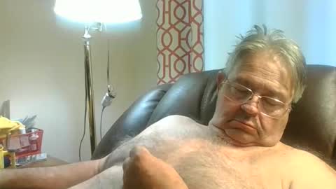 Snapshot of slippery_duck chatting on November 9, 2025, 1:42 pm slippery_duck online show from November 9, 2025, 1:42 pm