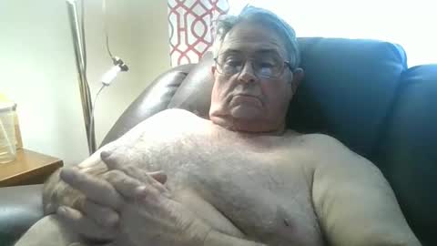 Snapshot of slippery_duck chatting on December 14, 2025, 5:18 pm slippery_duck online show from December 14, 2025, 5:18 pm