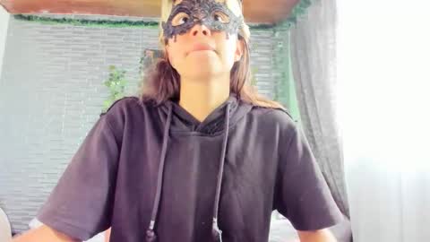 slone03 online show from October 31, 2025, 3:46 pm