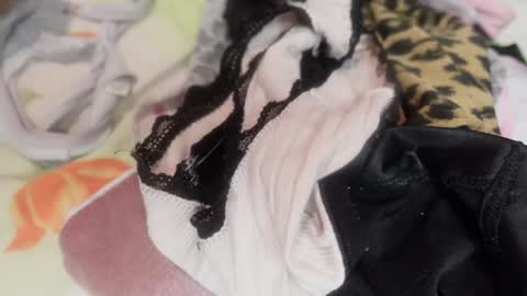 Snapshot of sloppy_slut_420 chatting on March 9, 2025, 12:21 am Stiven and Laura online show from March 9, 2025, 12:21 am