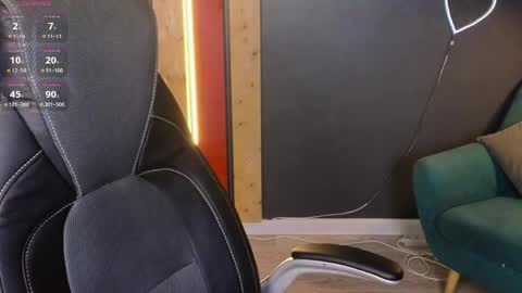 Emilia online show from April 16, 2026, 11:55 am