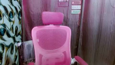 Snapshot of slutqueen_raz chatting on May 26, 2026, 5:58 am Raz online show from May 26, 2026, 5:58 am