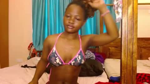 Snapshot of slutty_charmmz chatting on April 29, 2026, 6:39 am Bree online show from April 29, 2026, 6:39 am