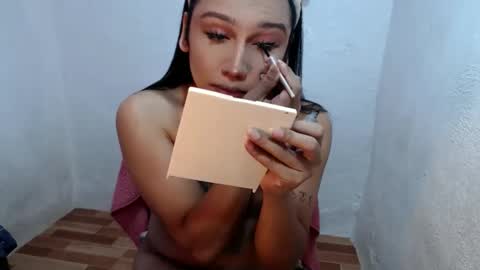  Lovie  online show from September 19, 2025, 5:13 pm