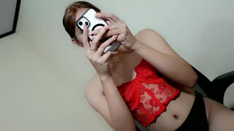 slutty_rose69 online show from April 16, 2026, 1:12 pm