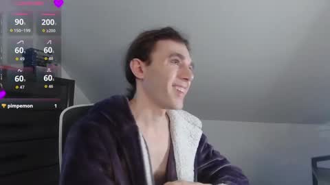 Natsu online show from November 12, 2025, 7:24 pm