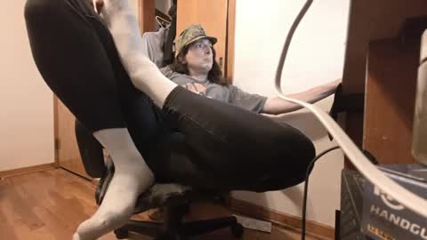 sluttywolfboi online show from April 3, 2026, 1:14 am