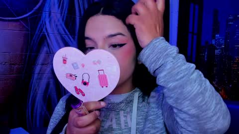 Mariana Torres online show from December 7, 2024, 1:18 pm