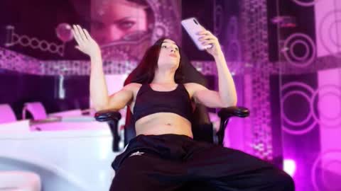 Small Hot19 online show from April 9, 2026, 10:31 am