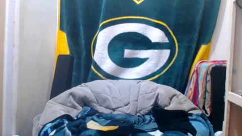 small wood21 online show from February 28, 2025, 11:47 am