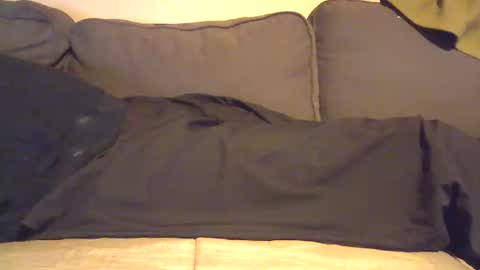 smallandshy1980 online show from January 10, 2026, 7:15 pm