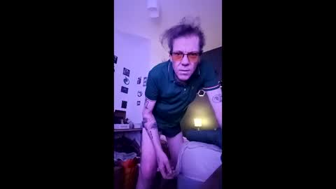 Snapshot of smalldick1975704669 chatting on May 2, 2026, 2:27 am smalldick1975704669 online show from May 2, 2026, 2:27 am