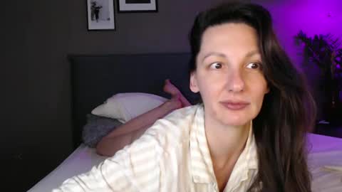 Snapshot of smalltittsbigsoul chatting on March 3, 2025, 5:31 am Anna no bbbbybybbabebyy just Anna. And dont call me mom please. online show from March 3, 2025, 5:31 am