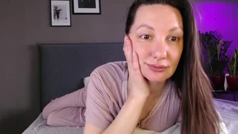 Snapshot of smalltittsbigsoul chatting on March 7, 2025, 5:08 am Anna no bbbbybybbabebyy just Anna. And dont call me mom please. online show from March 7, 2025, 5:08 am