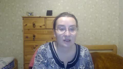 smart_rose online show from February 6, 2025, 2:15 pm