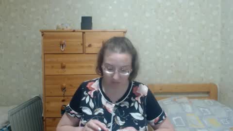 smart_rose online show from September 17, 2025, 7:04 pm