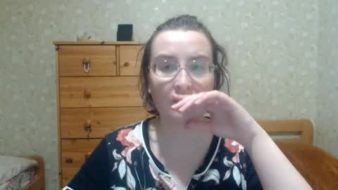 smart_rose online show from October 8, 2025, 6:38 pm