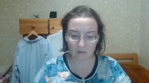 smart_rose online show from October 31, 2025, 11:17 pm