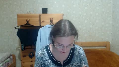 smart_rose online show from December 17, 2025, 5:19 pm