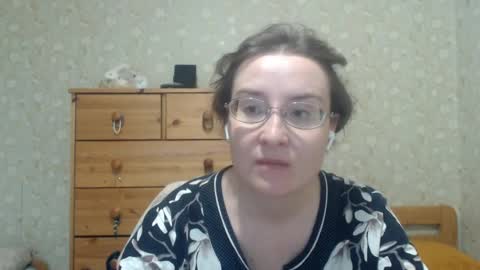 smart_rose online show from April 16, 2026, 4:08 pm