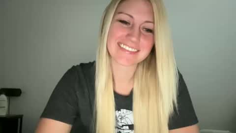 smexxii93 online show from October 20, 2025, 2:28 pm