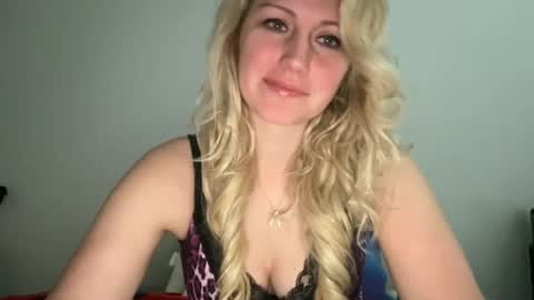 smexxii93 online show from February 9, 2026, 3:05 pm