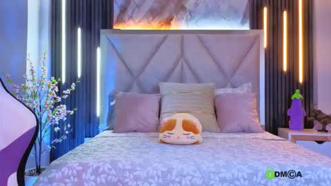 smile__1 online show from November 19, 2025, 11:10 am