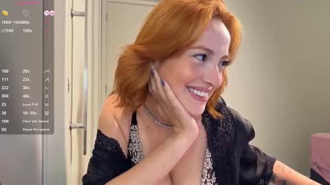 Snapshot of smilee_girl chatting on February 11, 2026, 12:43 pm Emily Burns online show from February 11, 2026, 12:43 pm