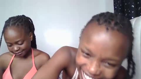 Snapshot of smiley_luv1 chatting on December 16, 2025, 9:09 pm smiley luv1 online show from December 16, 2025, 9:09 pm