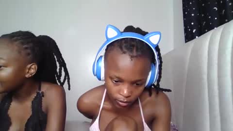 Snapshot of smiley_luv1 chatting on December 19, 2025, 8:10 am smiley luv1 online show from December 19, 2025, 8:10 am