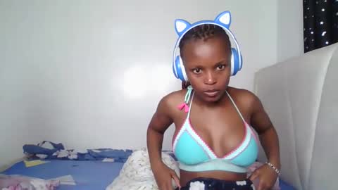 Snapshot of smiley_luv1 chatting on January 12, 2026, 8:03 pm smiley luv1 online show from January 12, 2026, 8:03 pm