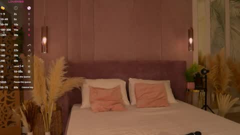 Snapshot of smiley_mia_ chatting on May 20, 2026, 5:24 am Mia online show from May 20, 2026, 5:24 am