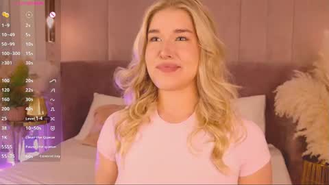 Snapshot of smiley_mia_ chatting on June 16, 2026, 4:31 pm Mia online show from June 16, 2026, 4:31 pm
