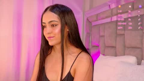 Snapshot of smiling__girl chatting on February 16, 2026, 5:09 pm online show from February 16, 2026, 5:09 pm