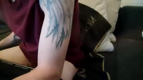 Snapshot of smokeandwatching chatting on March 7, 2025, 2:04 am Smokeandwatching online show from March 7, 2025, 2:04 am