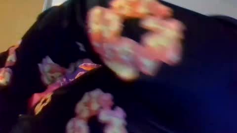 smoke online show from December 4, 2025, 1:20 pm