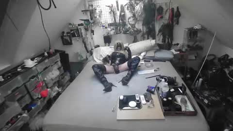 smokeslut365 online show from February 7, 2025, 11:55 pm