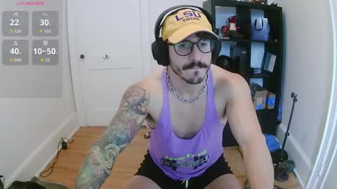 Snapshot of smokeylosy chatting on October 21, 2025, 12:50 pm Johnny online show from October 21, 2025, 12:50 pm