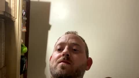 Snapshot of smokeymt420 chatting on February 15, 2025, 7:17 pm smokeymt420 online show from February 15, 2025, 7:17 pm