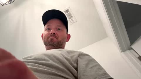 Snapshot of smokeymt420 chatting on September 29, 2025, 11:42 pm smokeymt420 online show from September 29, 2025, 11:42 pm