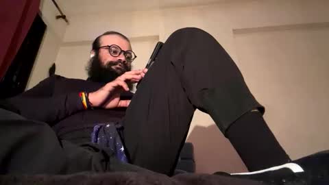 smokingorilla online show from December 16, 2025, 2:55 pm