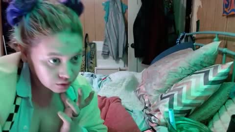 DIAN dee-ann online show from March 4, 2025, 7:19 am