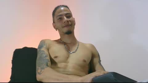 Snapshot of smookskinny chatting on November 26, 2025, 2:01 am Daniel laverde online show from November 26, 2025, 2:01 am