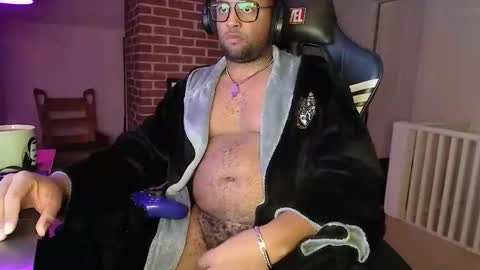 Smoothj2011 online show from March 17, 2026, 8:17 am