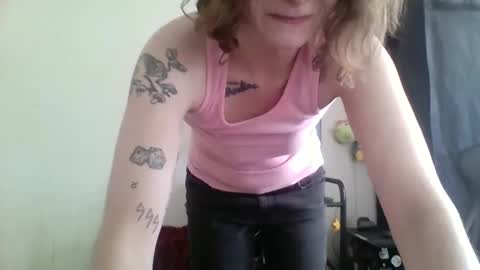 Snapshot of smoothvodka chatting on October 31, 2025, 7:26 pm Bambi--Vodka online show from October 31, 2025, 7:26 pm