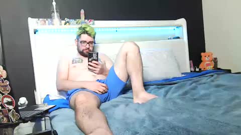 Snapshot of snackonzach chatting on December 10, 2024, 3:20 am snackonzach online show from December 10, 2024, 3:20 am